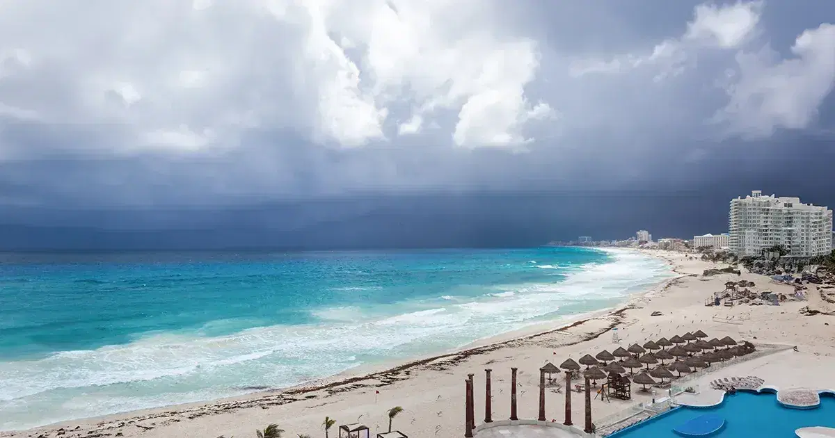 ¿La humedad en Cancún hace que el cabello parezca más fino?